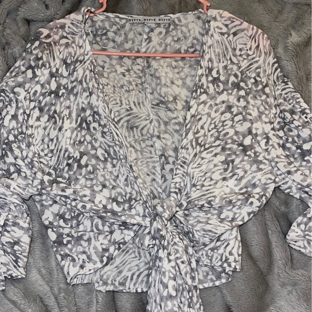American Eagle Front Tie Open Half Sleeve Shirt